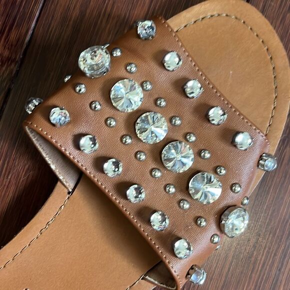 Steve Madden Flat Sandals - Tan with Crystals - Like New - Size 8 - Picture 2 of 3